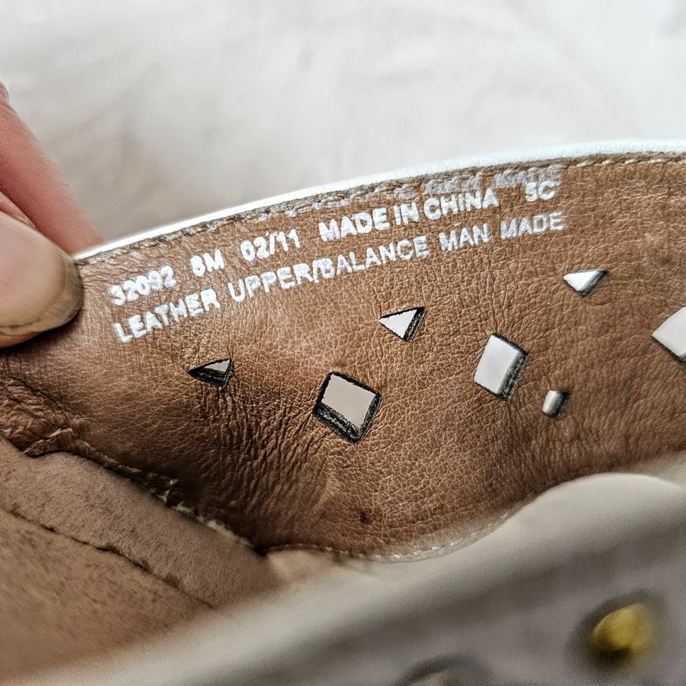 Clarks Artisan Flip Flops - Picture 3 of 3